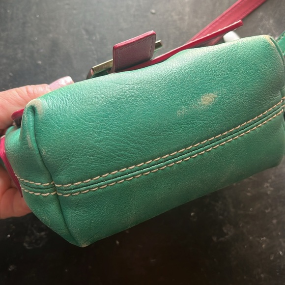 Little girl’s Dooney & Bourke bag or purse. - Picture 4 of 5